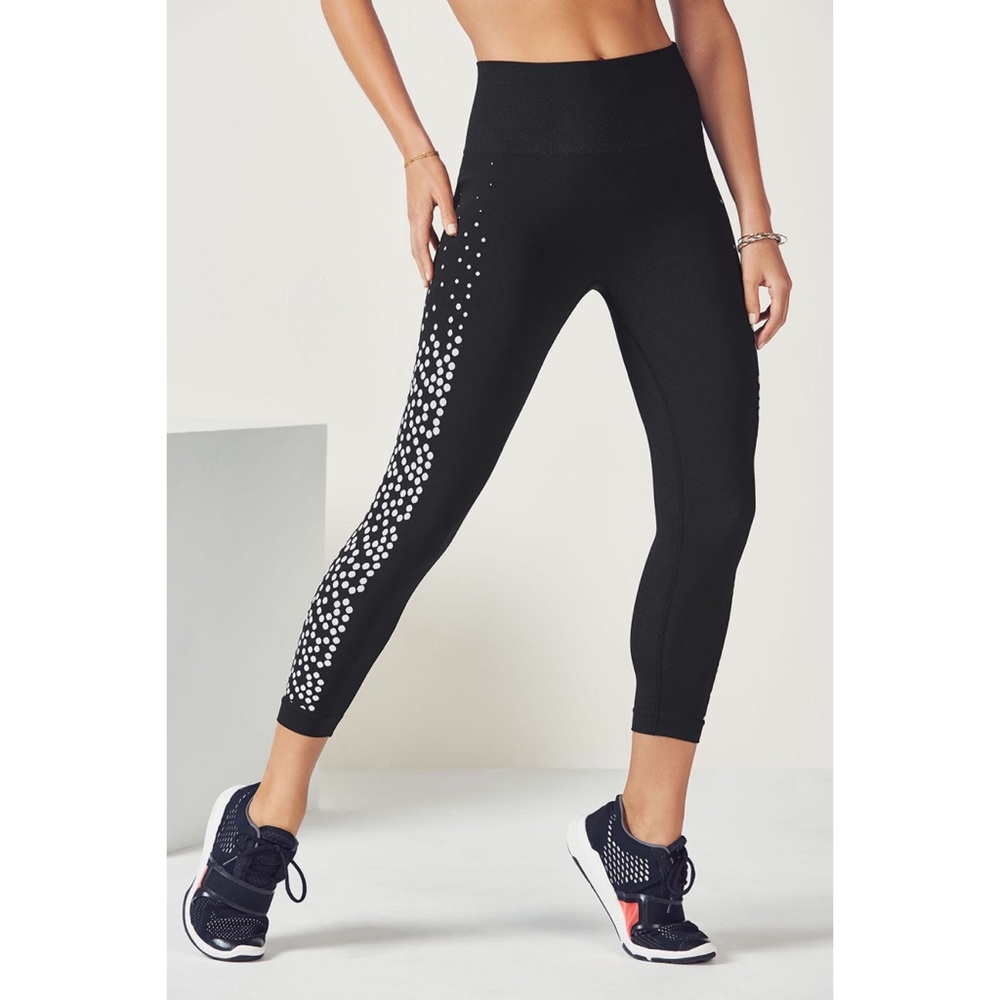 FABLETICS seamless polka dot black and white capri